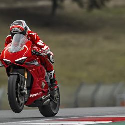 PanigaleV4R-08.jpg